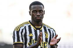 半岛体育中国官网-尤文图斯反超巴塞罗那，取得进球领先