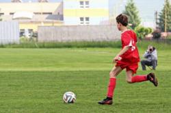 半岛体育网页版入口-卡尔蒂斯球迷现场助威，激发球队夺冠斗志