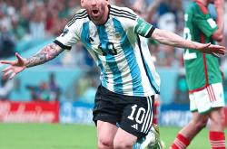 半岛体育vip注册-包含国际足坛巨星轻松获胜–巨星战胜对手表现出众的词条