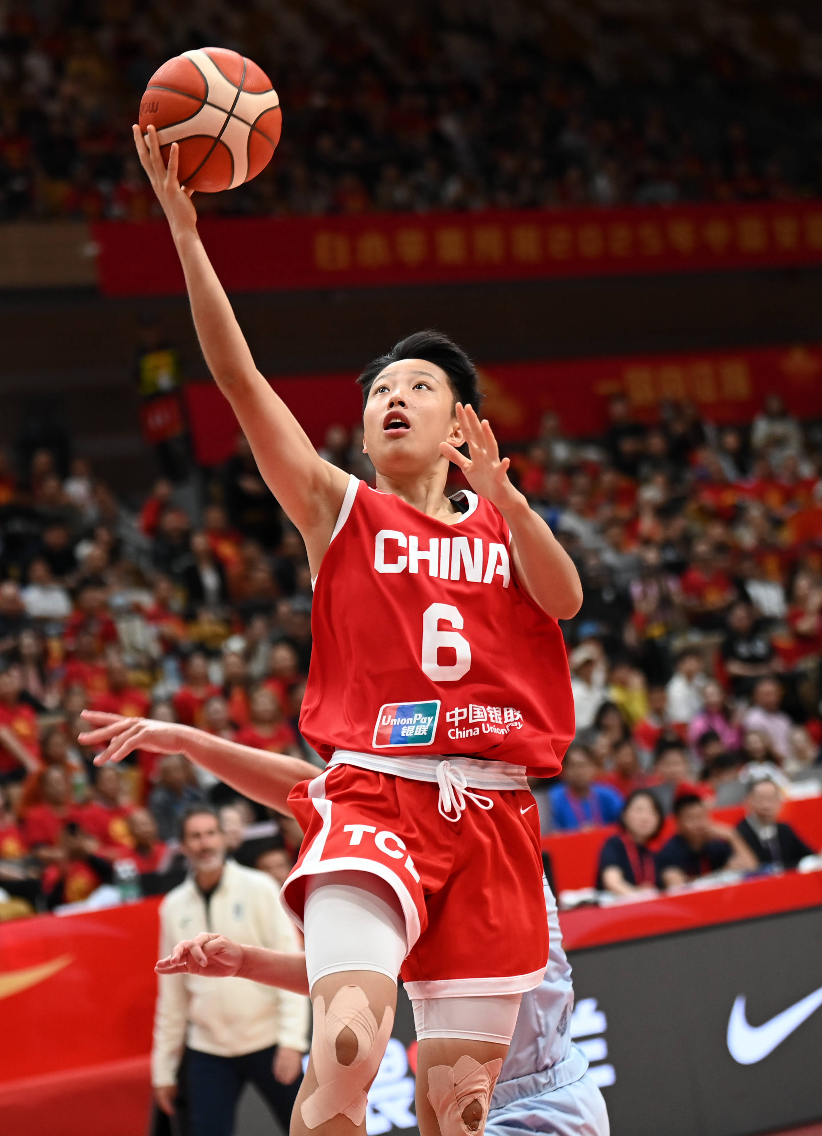 女子篮球比赛中中国选手夺冠 女子篮球比赛中中国选手夺冠