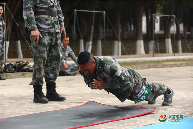 重庆队火力全开，在赛场上表现出色