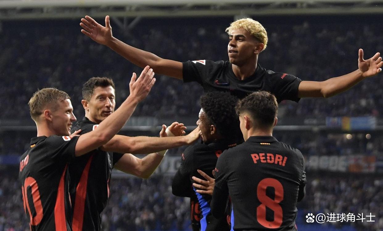 梅西领衔巴塞罗那队夺得西甲冠军 梅西领衔巴塞罗那队夺得西甲冠军