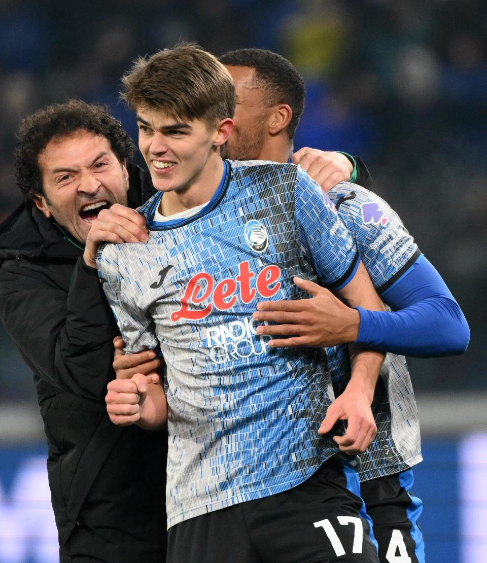 波兰足球甲级别球员积极备战下一轮激烈对决的简单介绍 波兰足球甲级别球员积极备战下一轮激烈对决的简单介绍