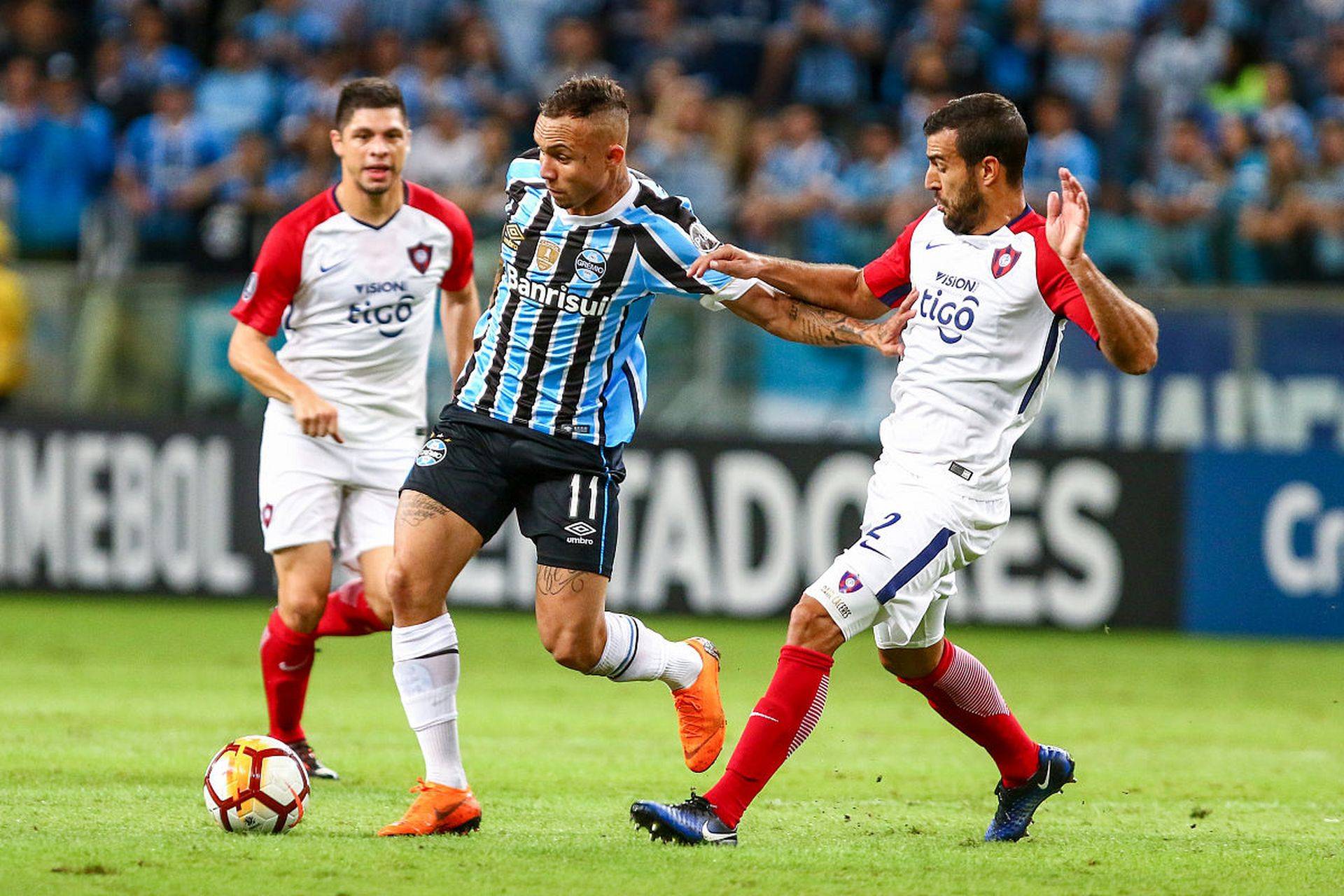 纽伦堡客场大胜法兰克福,德甲重返之路再添动力的简单介绍 纽伦堡客场大胜法兰克福,德甲重返之路再添动力的简单介绍