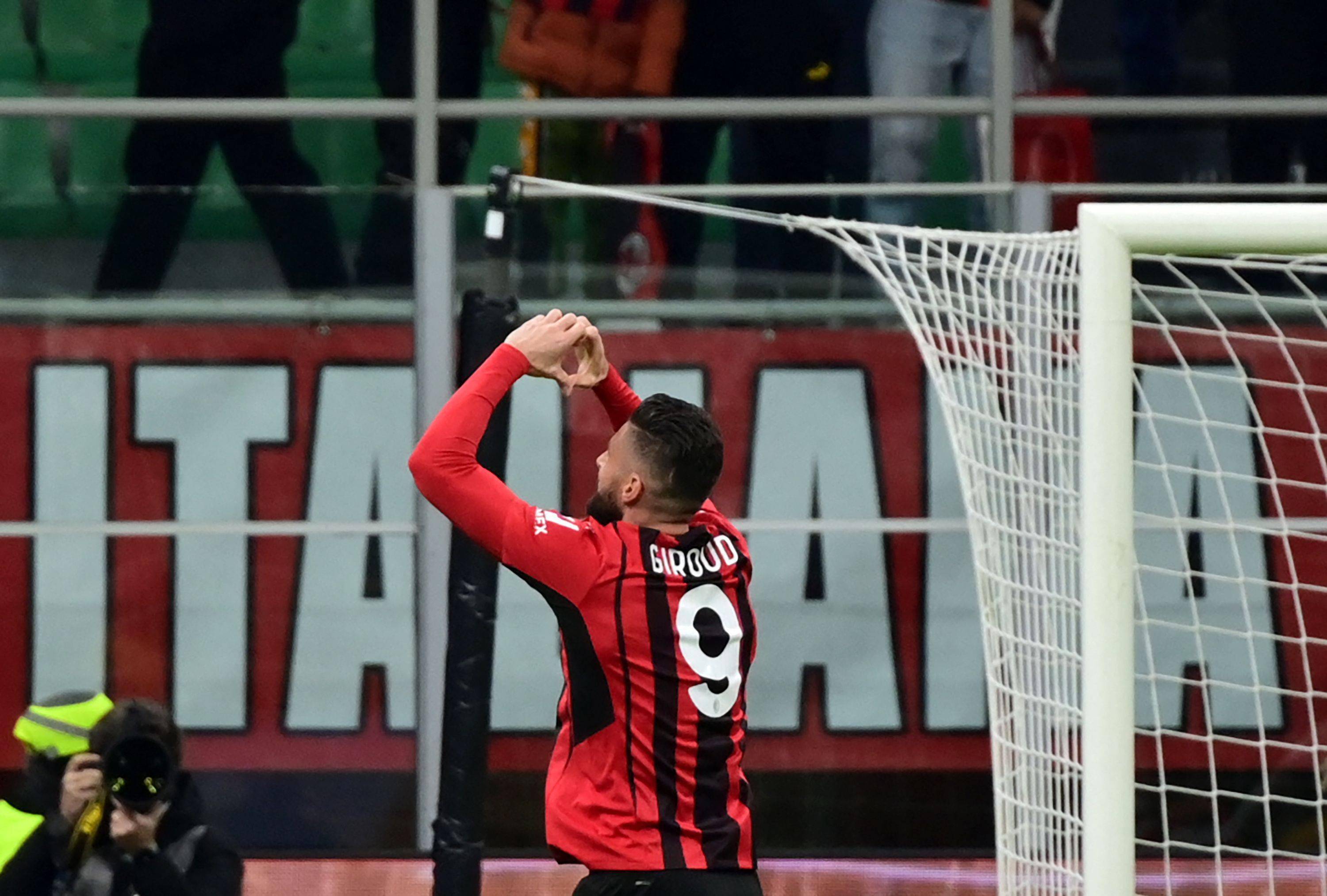 意甲联赛中,AC米兰队士气高昂,屡战屡胜 意甲联赛中,AC米兰队士气高昂,屡战屡胜