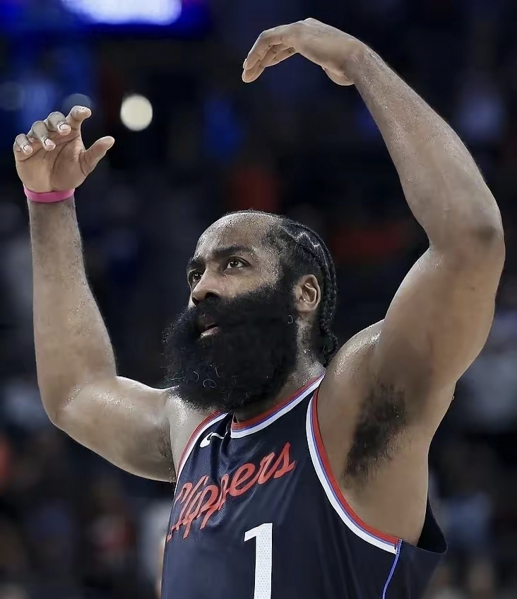 快船客场逆转凯尔特人获得宝贵胜利