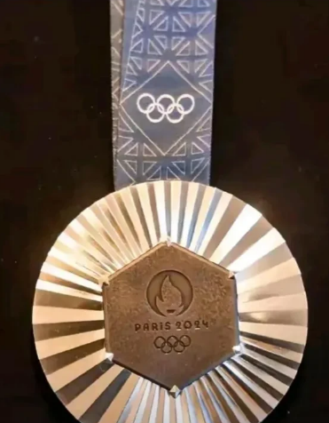 日本队再获金牌，夺得团体赛冠军