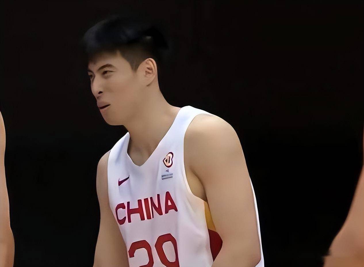 中国男篮惨遭马刺压制，惨败比赛结束