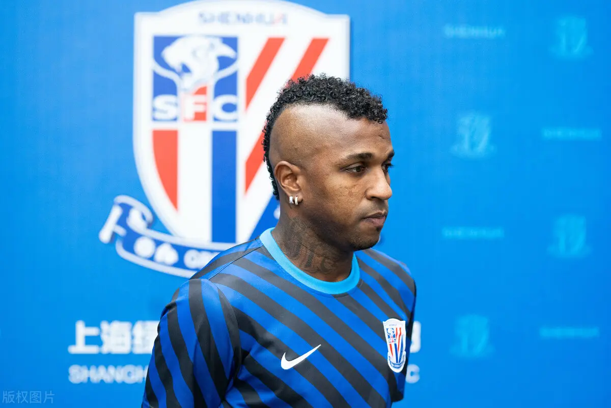 包含墨西哥女足不畏强敌，勇敢对抗压力的词条